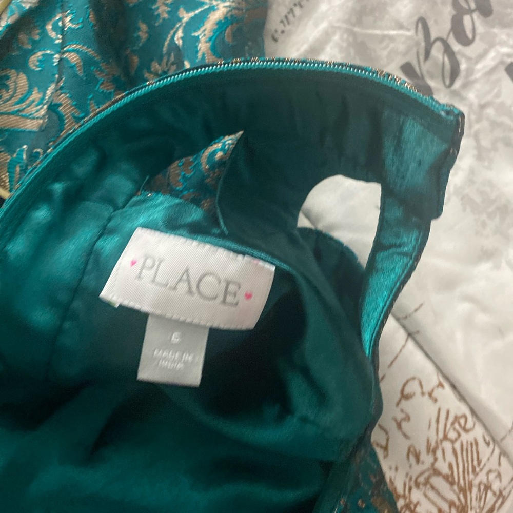 Macys size 6 girls dresses good condition